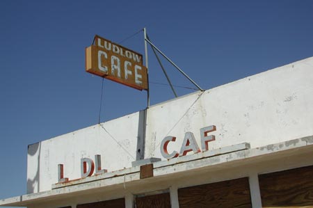 A03-Cafe_LudlowCA