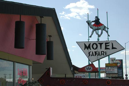 Ba15-Motel_TucumcariNM