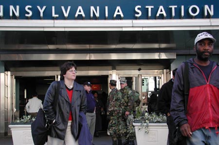 M01-Guards_PennStaNYC