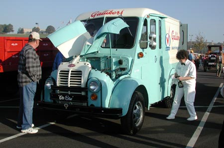 Qa29-63_Divco