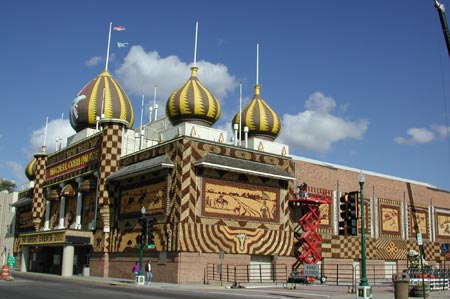 Va18-CornPalace_SD